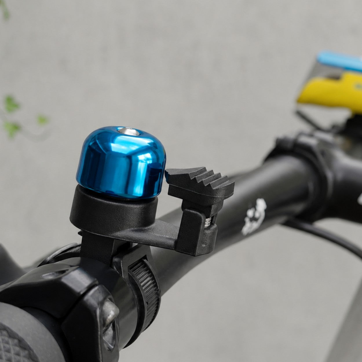 Kleine Fahrradklingel aus Messing – Blau
